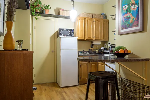 Rented by R New York | media 8