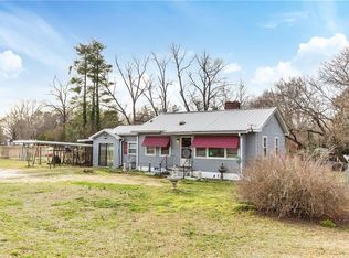 104 S Maple St, Walhalla, SC 29691