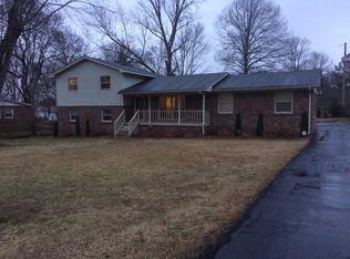 1233 Meadow Rd, Cookeville, TN 38501