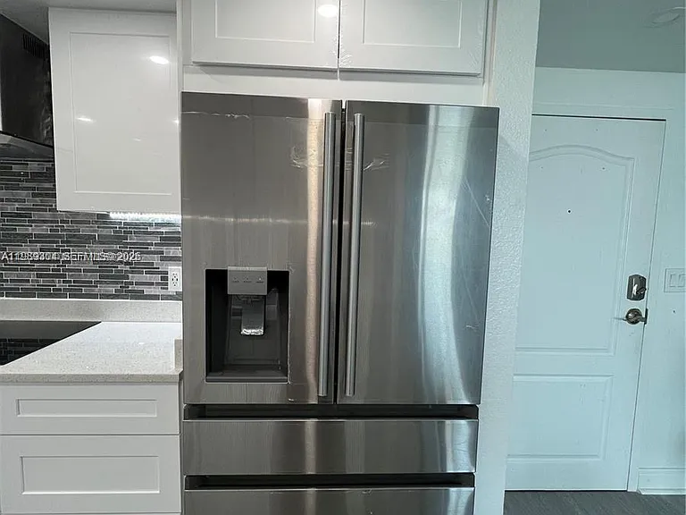 500 NE 29th St #608 — Photo 9