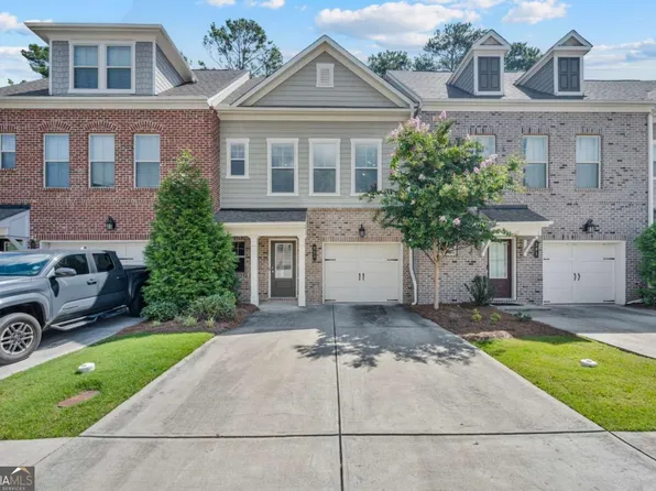 211 Mahone Dr, Lilburn, GA 30047