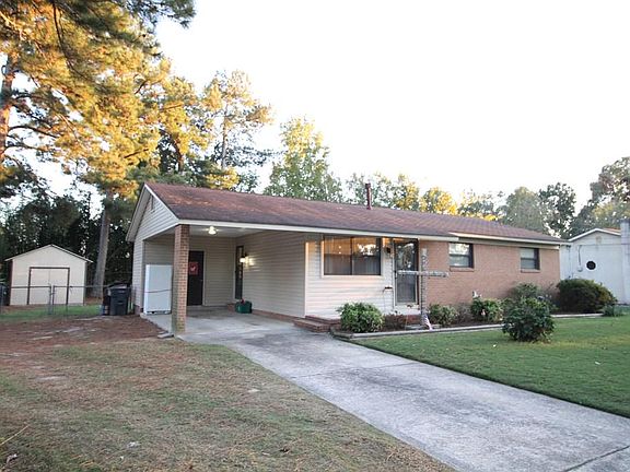 3rd image of 3710 Columbia Dr