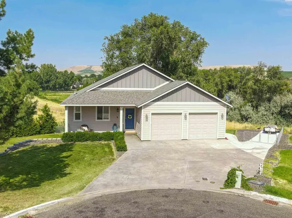 902 Angeline Blvd, Benton City, WA 99320