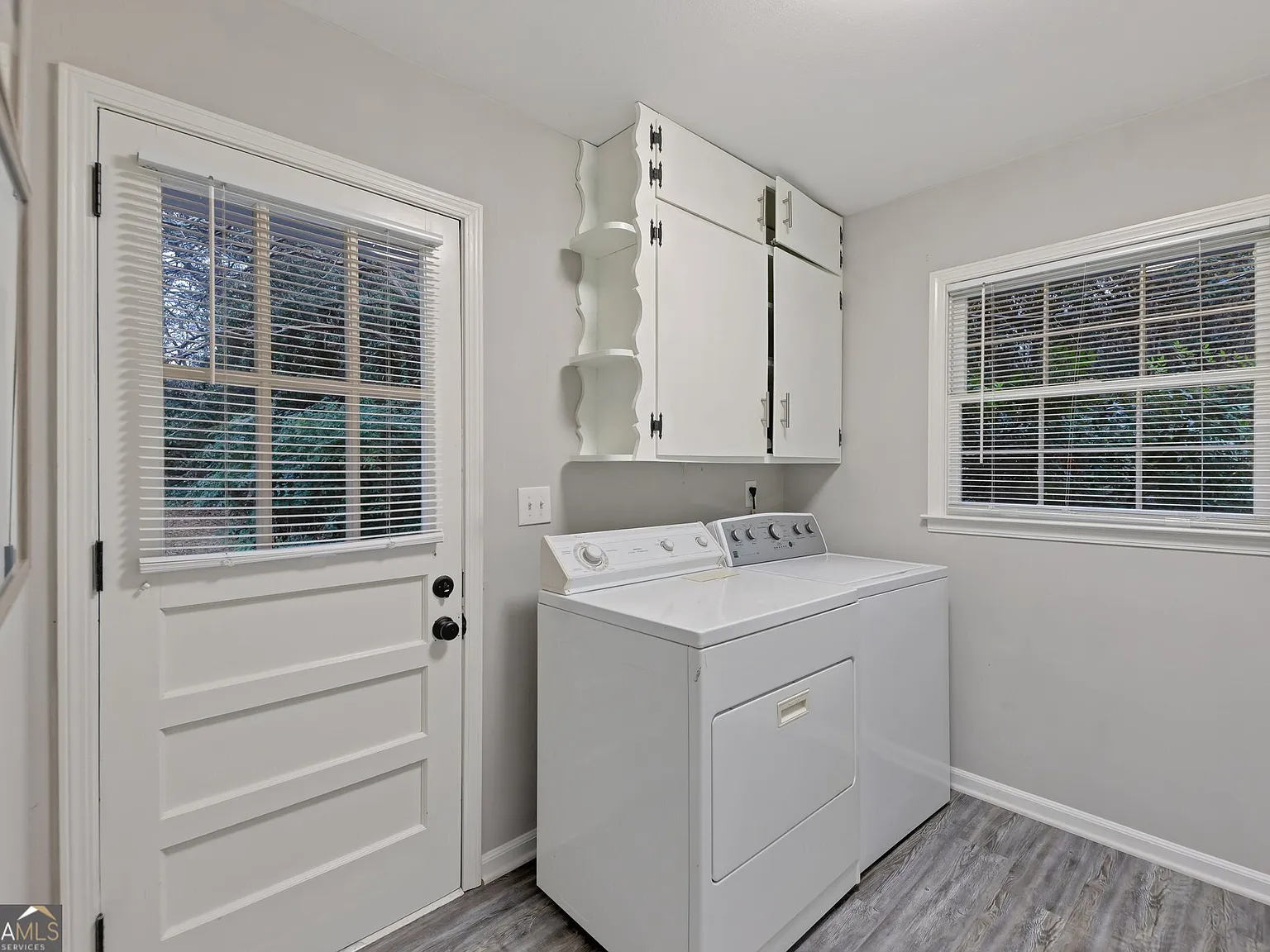 5 bed, 2.0 bath, 100 sqft, $6,400 — Photo 4