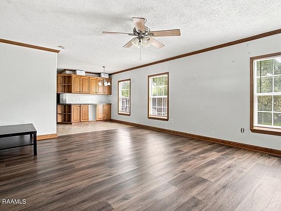 3rd image of 282 Saint Matthew Dr