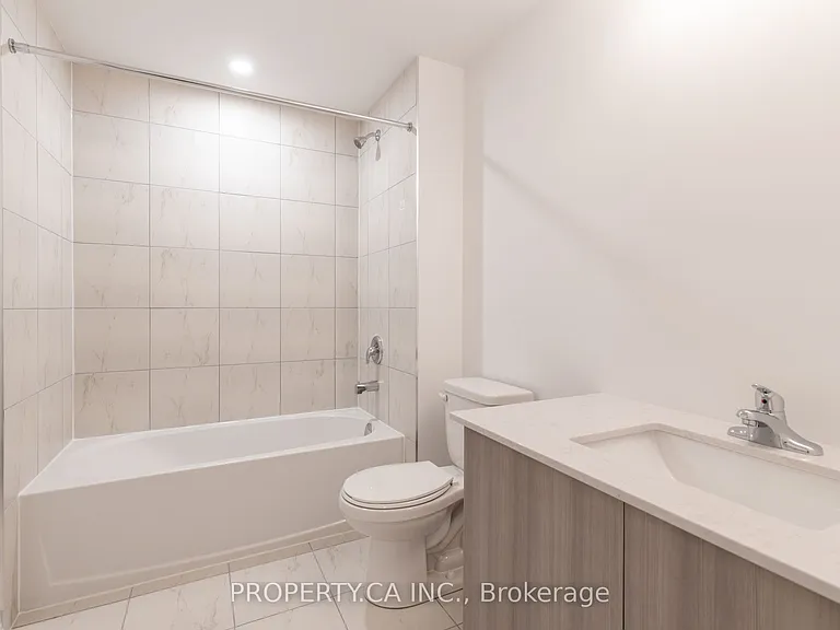 15 Kneeshaw Dr #205 — Photo 16