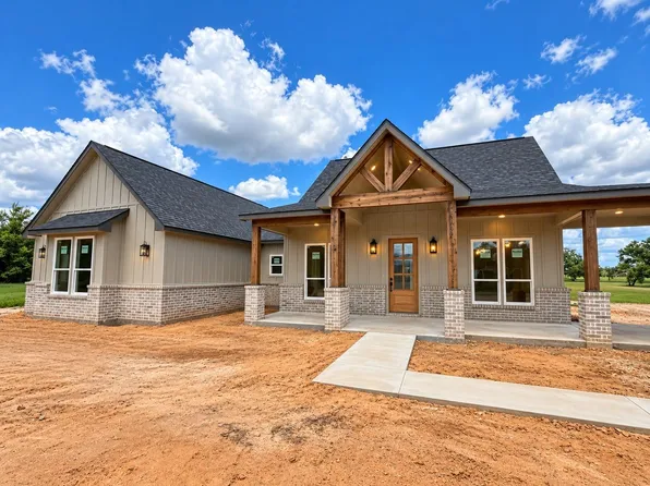 13 Center Tree Dr, Palacios, TX 77465