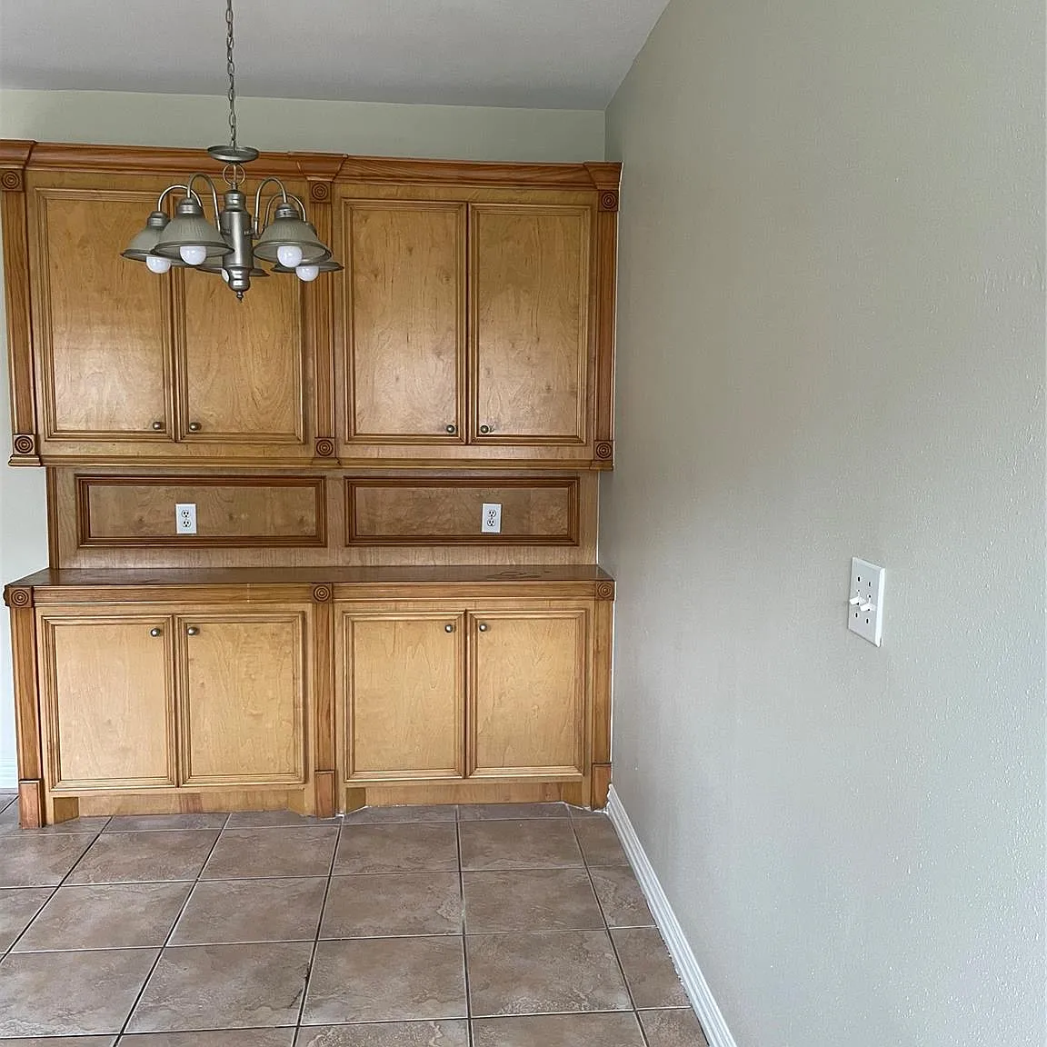 2 bed, 2.0 bath, 2028 sqft, $1,400 — Photo 4