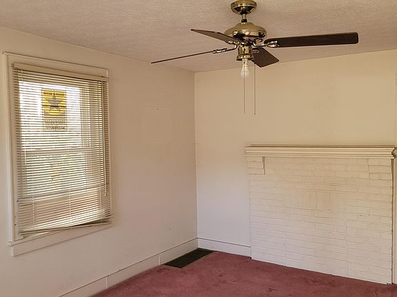 5th image of 1220 Moses Ave