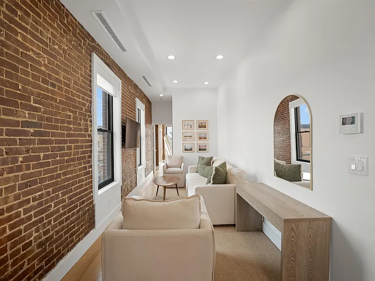 232 Willow Ave #4R — Photo 6