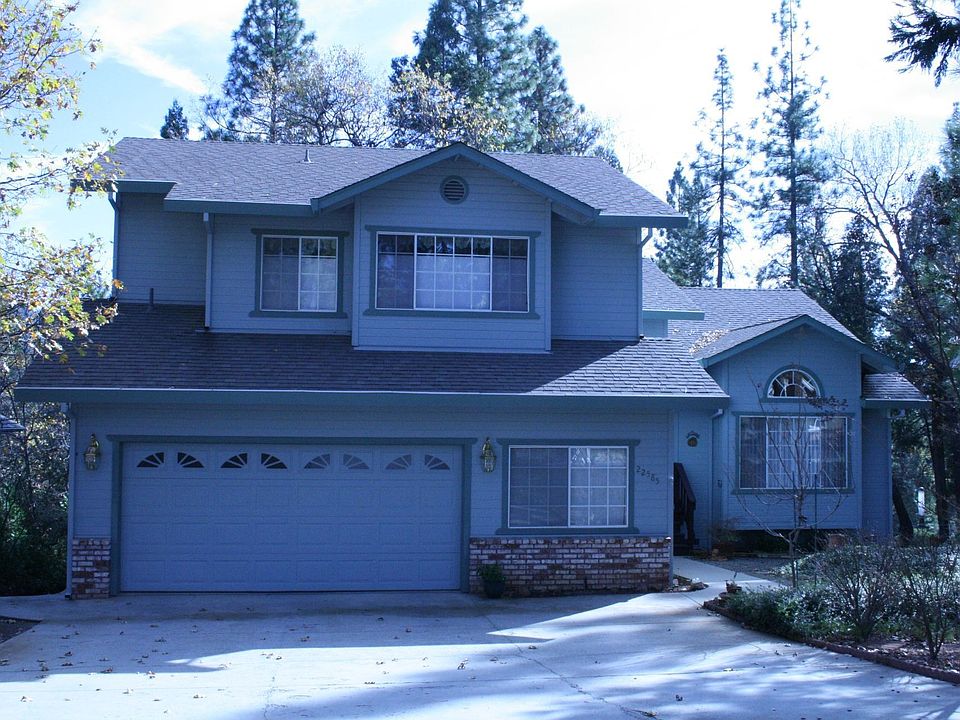 22585 Cedar Pines Ave