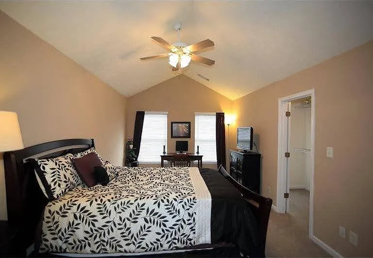 2977 Greyhawk Ln — Photo 14
