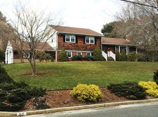 25 Pelican Rd, Middletown, NJ 07748