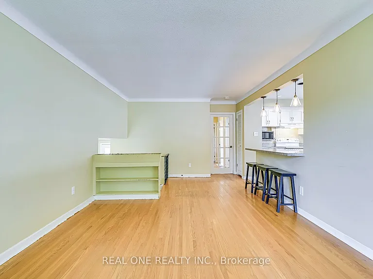 604 Bridle Wood — Photo 5