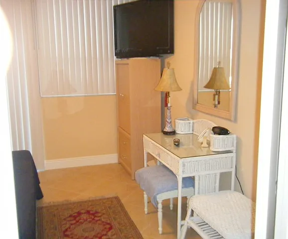 899 Jeffery St #402 — Photo 17