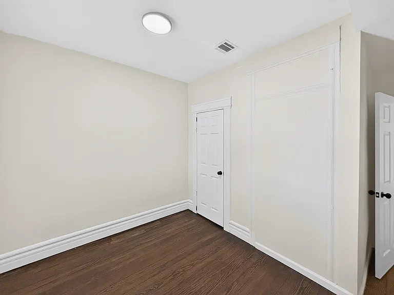 345 Walnut St #3R — Photo 11