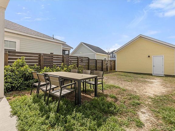 3rd image of 205 Winding Branch Dr