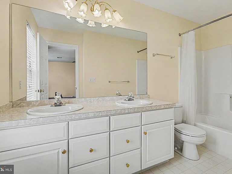 645 Springhouse Ln — Photo 22