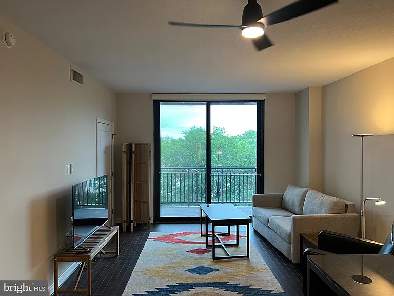 2451 Midtown Ave #606 — Photo 15