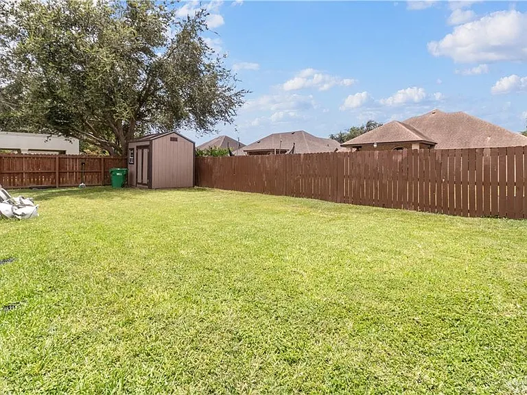 2504 Sevilla St — Photo 14