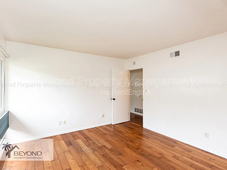 6536 Avenida Manana — Photo 7