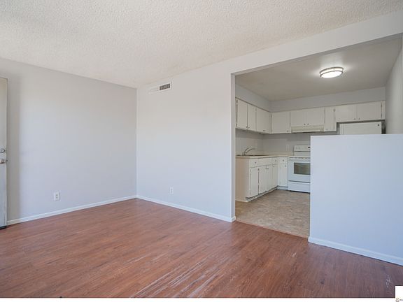 3rd image of 7521 W Glenn Dr APT 1