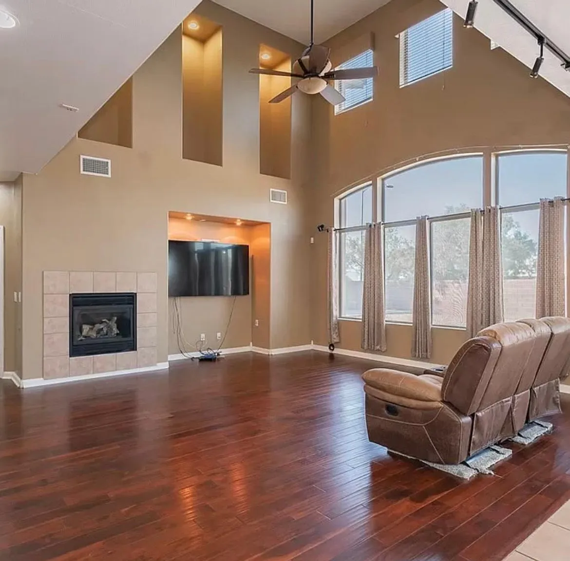 6125 Thorndike Ct — Photo 1