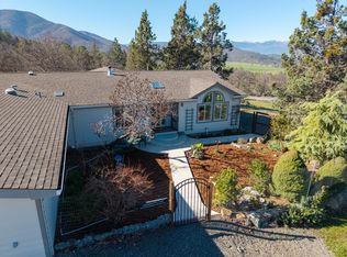 8719 & 8727 Far Away Pl, Fort Jones, CA 96032