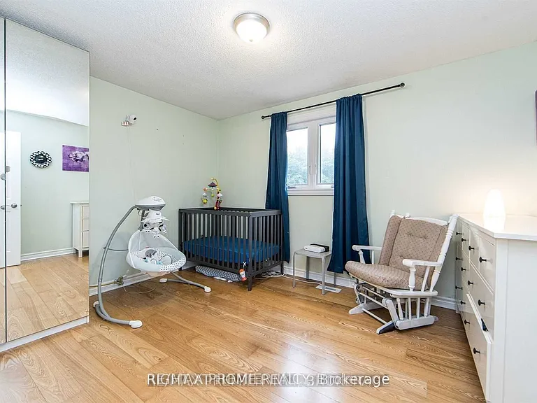 376 Kelly Cres #MAIN — Photo 15