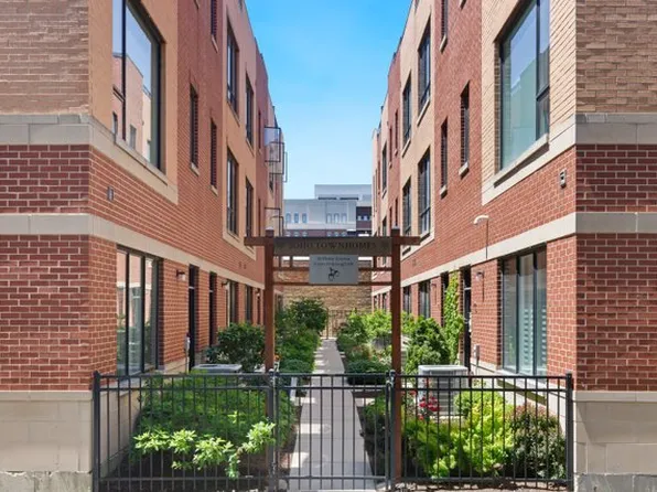 111 Home Ave Unit 5, Oak Park, IL 60302