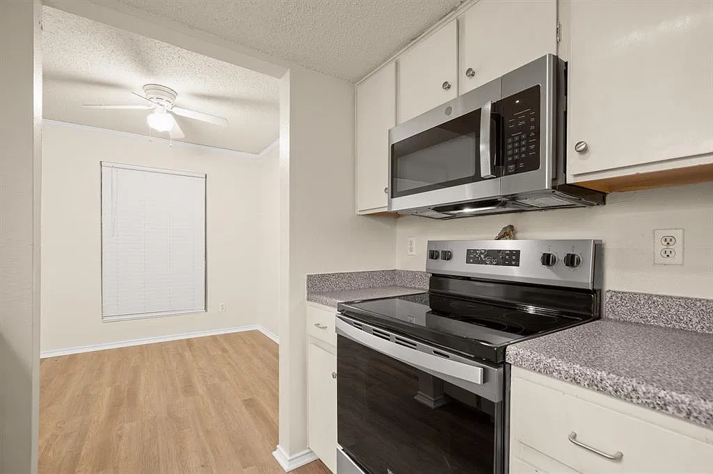 2401 Leon St Apt 105 — Photo 3