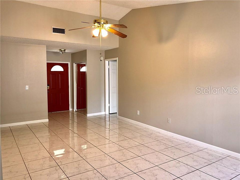 2nd image of 2745 Lakeville Dr