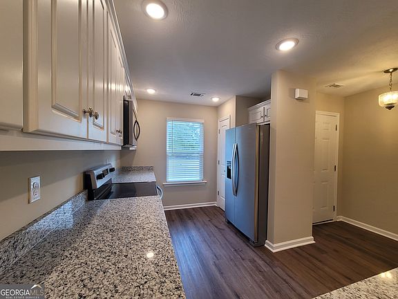 4th image of 539 Guill St