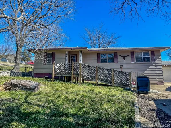 512 N 13th St, Henryetta, OK 74437