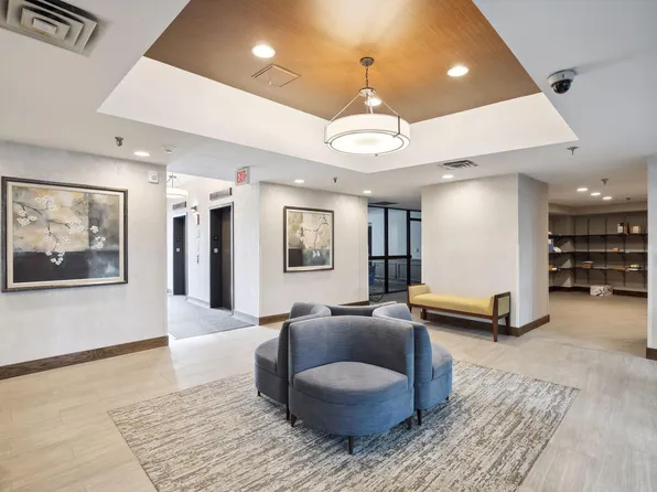 1181 Edgcumbe Rd APT 1205, Saint Paul, MN 55105