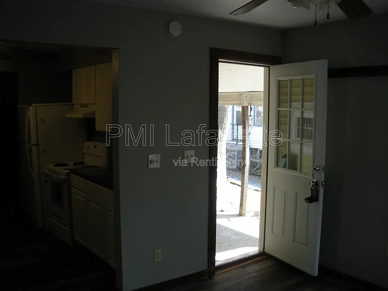 422 Asher St #B — Photo 2