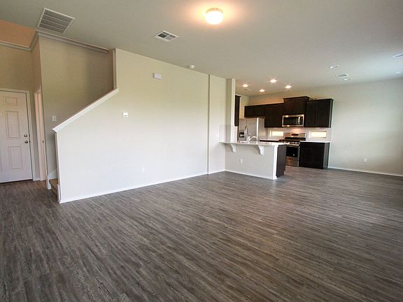 5th image of 3651 Sandy Brook Dr Unit 221