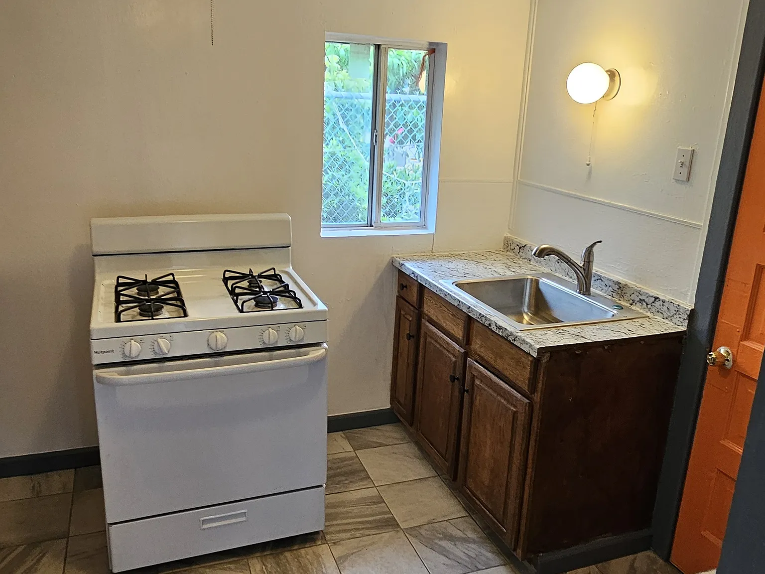 1122A N St — Photo 4