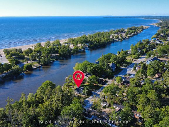2nd image of 32 River Rd E