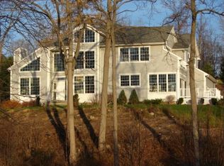 132 Willowbrook Dr, Auburn, NY 13021