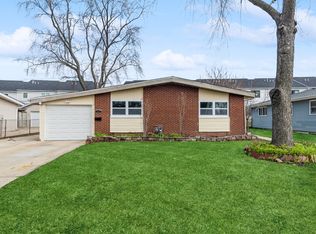 2800 Martin Ln, Rolling Meadows, IL 60008