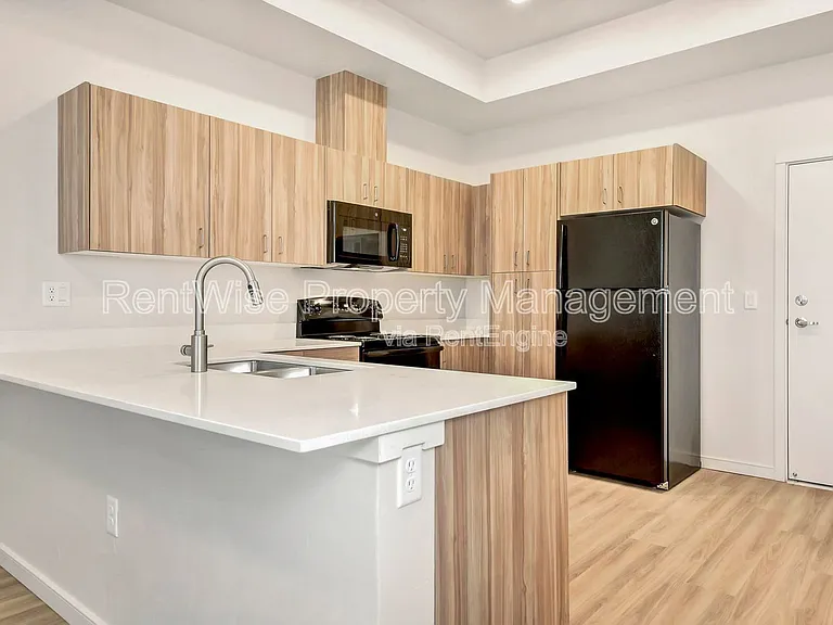 Parkway Apartments — Photo 38