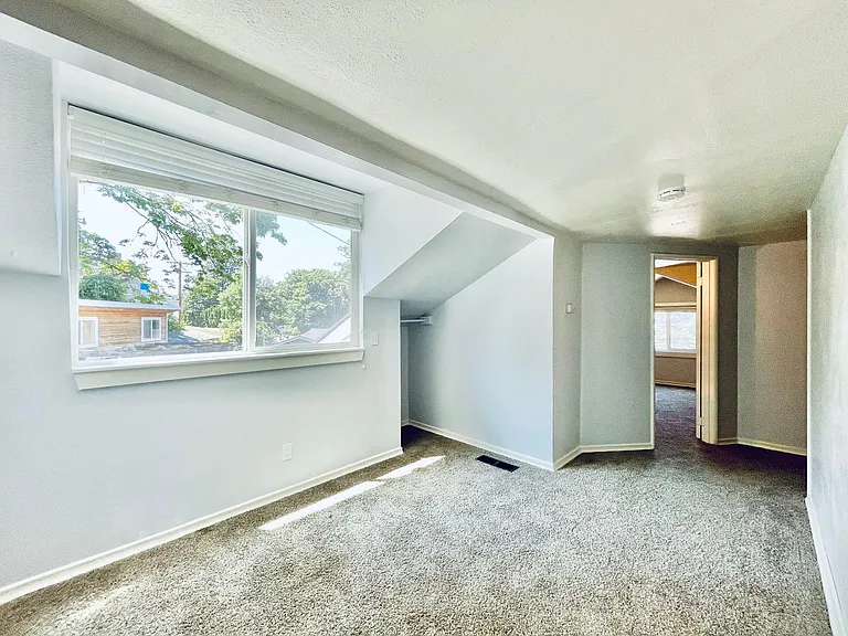 1403 S 99th St — Photo 15