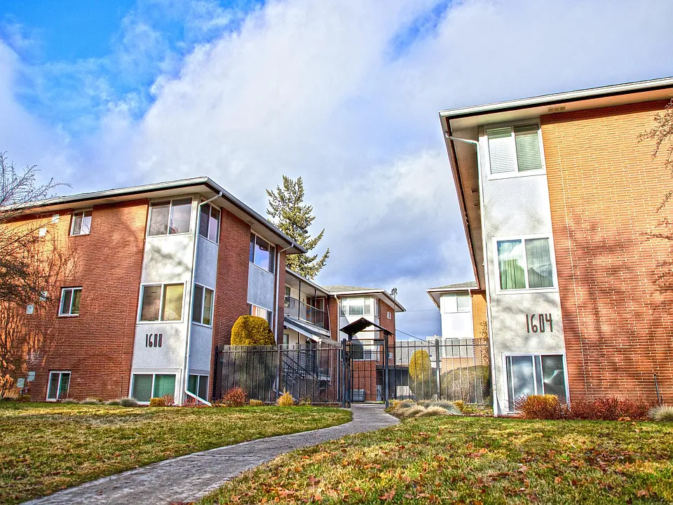 1608 W 8th Ave #302