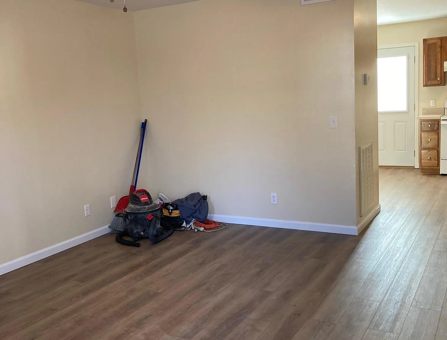 2 bed, 1.5 bath, 1012 sqft, $1,000 — Photo 3
