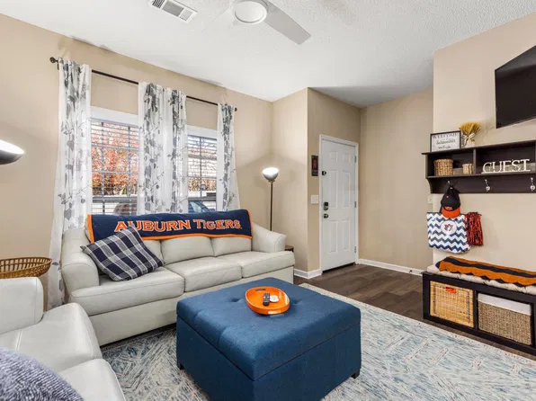 423 N Donahue Dr APT 5, Auburn, AL 36832