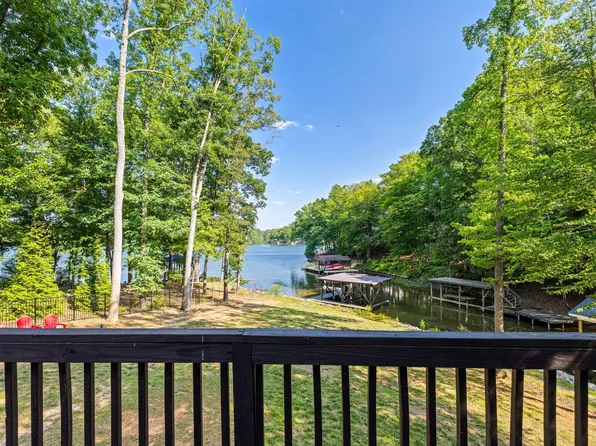 106 Bass Ct, Macon, NC 27551