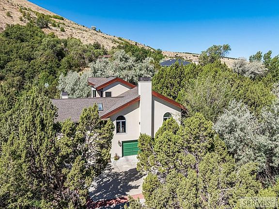 3rd image of 1420 Cedar Lake Rd