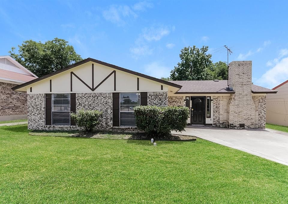 1st image of 2512 Whitson Way