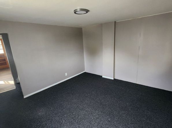22 E Richards St, 22 E Richards St APT 2, Summit Hill, PA 18250